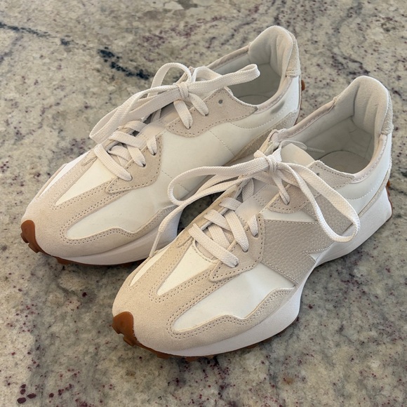 New Balance 327 Off-White Athletic Shoes - Picture 6 of 9